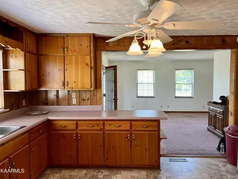 9814 Emory Rd, Corryton, TN 37721 photo 12