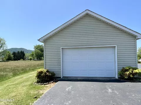 9814 Emory Rd, Corryton, TN 37721 photo 27