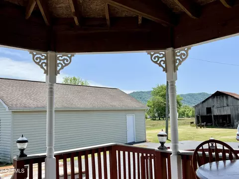 9814 Emory Rd, Corryton, TN 37721 photo 7