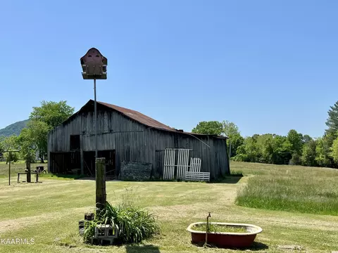 9814 Emory Rd, Corryton, TN 37721 photo 3