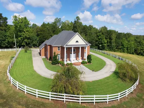 912 Gamble Dr, Heiskell, TN 37754 photo 2