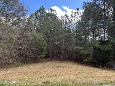 1727 Grand Pine Pt, Maryville, TN 37801
