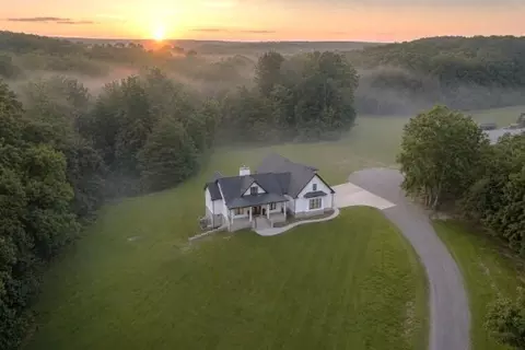 190 Jordan Cm Rd, Bon Aqua, TN 37025