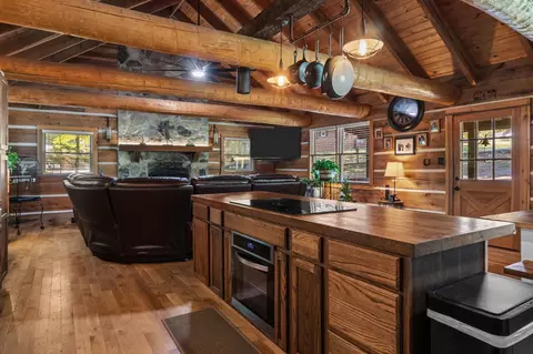 Kitchen - 312 Broadview Dr, Dickson, TN 37055 photo 2 of 2