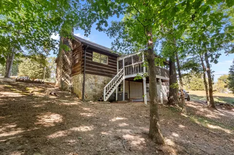 Exterior - 312 Broadview Dr, Dickson, TN 37055 photo 1 of 4