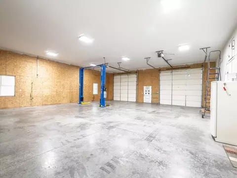 1004 Breeden Rd, Charlotte, TN 37036