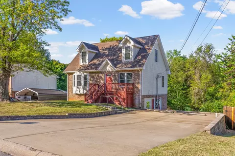 706 Green Valley Ct, Clarksville, TN 37042