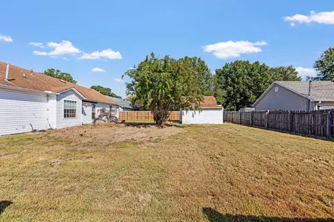 Exterior - 40 Glenhurst Dr, Jackson, TN 38305 photo 3 of 5