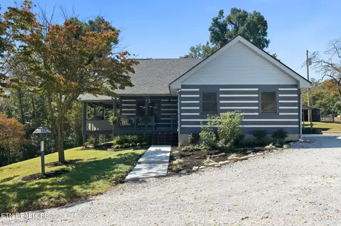 230 Johnson Ln, Rocky Top, TN 37769
