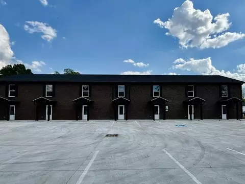 710 SW Atlantic St #B10, Tullahoma, TN 37388