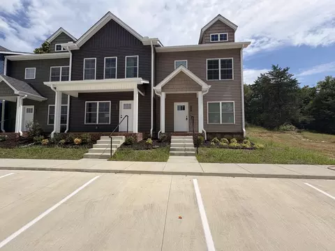 822 W Madison St W # D, Pulaski, TN 38478