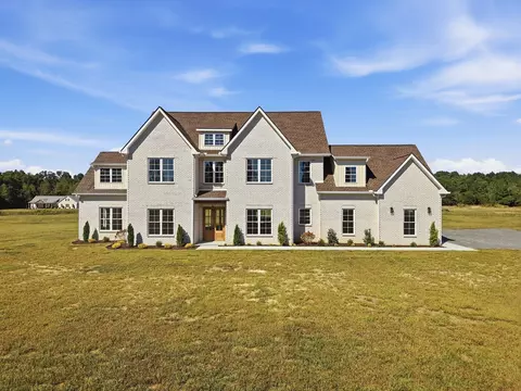 559 Heather Hts, Bradyville, TN 37026