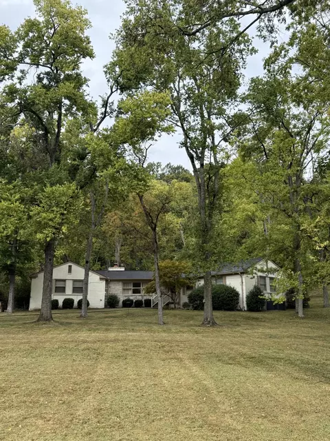 6528 Jocelyn Hollow Rd, Nashville, TN 37205