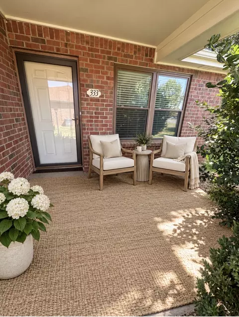 333 Deer Lake Dr, Nashville, TN 37221