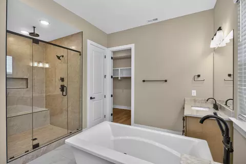 Bath - 1924 Harmony Rd, Spring Hill, TN 37174 photo 5 of 8