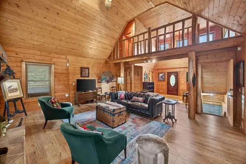 Living - 142 Rayahs Way, Quebeck, TN 38579 photo 4 of 6