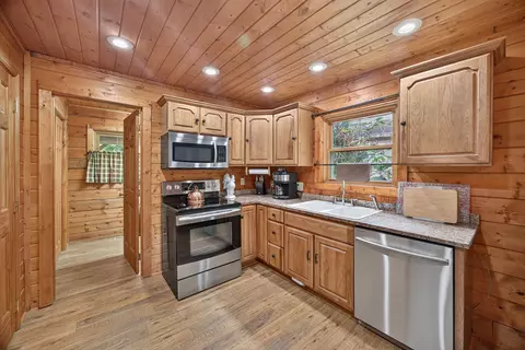 Kitchen - 142 Rayahs Way, Quebeck, TN 38579 photo 1 of 3