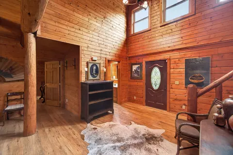 Entry Way - 142 Rayahs Way, Quebeck, TN 38579 photo 2 of 4
