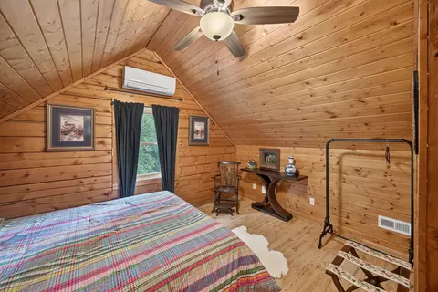 Bedroom - 142 Rayahs Way, Quebeck, TN 38579 photo 6 of 7