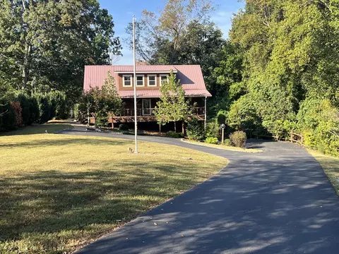 142 Rayahs Way, Quebeck, TN 38579