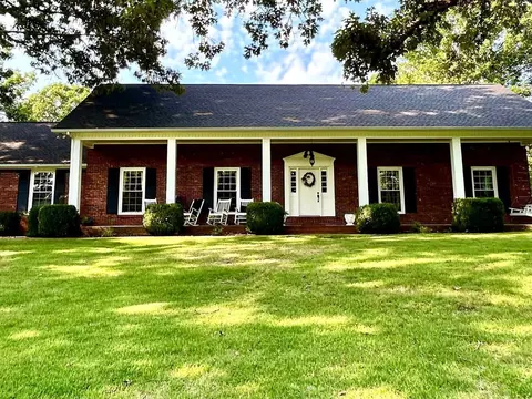 255 Hartley Rd, Camden, TN 38320