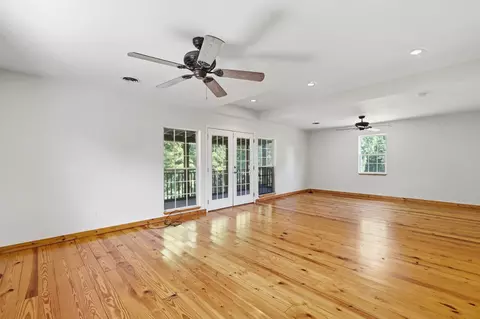 Living - 1971 Old Federal Rd, Ocoee, TN 37361 photo 3 of 3