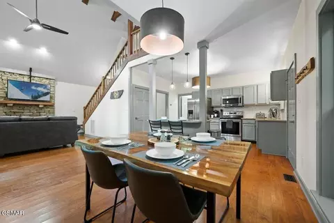 Dining - 438 Laurel Rd, Townsend, TN 37882 photo 1 of 3