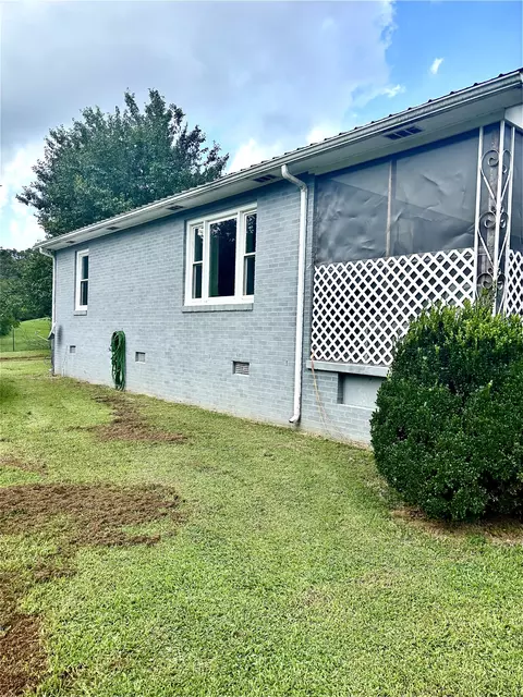 Exterior - 985 Ccc Rd, Mcewen, TN 37101 photo 2 of 12
