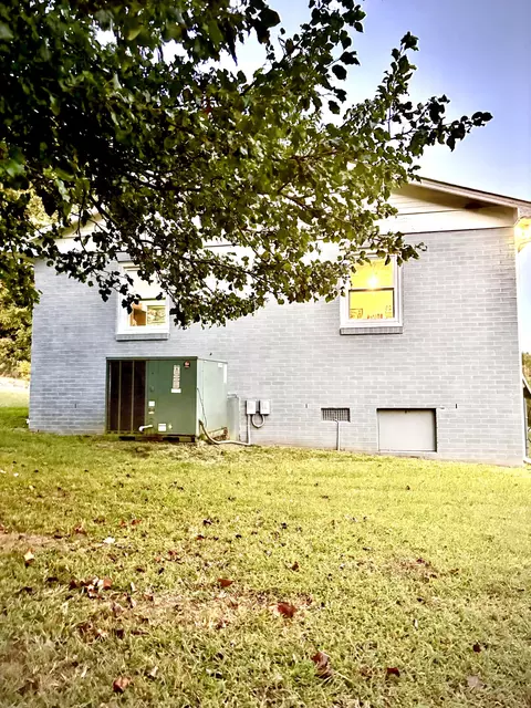 Exterior - 985 Ccc Rd, Mcewen, TN 37101 photo 3 of 12