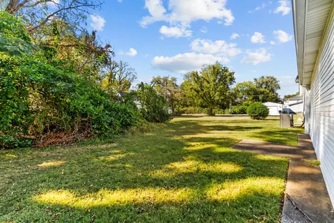 Exterior - 556 E Vine St, Murfreesboro, TN 37130 photo 3 of 3