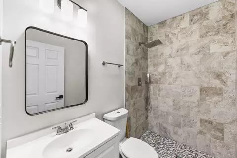Bath - 556 E Vine St, Murfreesboro, TN 37130 photo 5 of 6