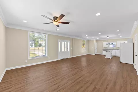 Living - 556 E Vine St, Murfreesboro, TN 37130 photo 1 of 5