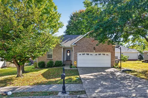 134 Willowleaf Ln, White House, TN 37188