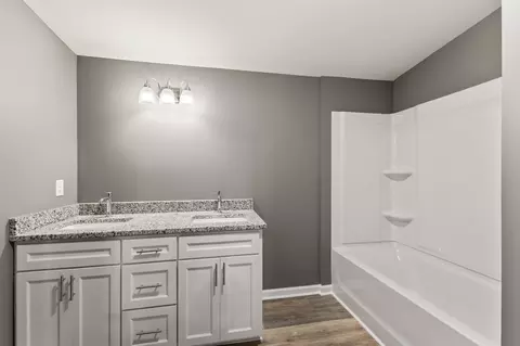 Bath - 2904 Gause Rd, Pleasant View, TN 37146 photo 1 of 2
