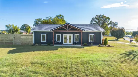 448 Duncan Cir, Lobelville, TN 37097