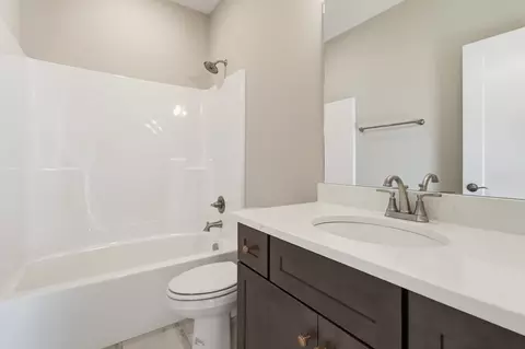Bath - 5605 Sinclair St, Murfreesboro, TN 37127 photo 1 of 5