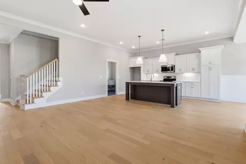 Living - 5605 Sinclair St, Murfreesboro, TN 37127 photo 1 of 4