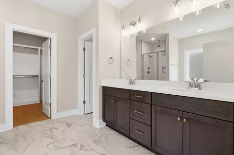 Bath - 5605 Sinclair St, Murfreesboro, TN 37127 photo 2 of 5