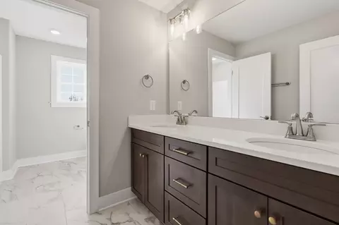 Bath - 5605 Sinclair St, Murfreesboro, TN 37127 photo 4 of 5