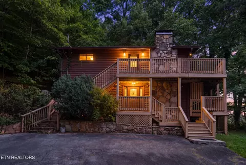 2123 Luzerne Dr, Gatlinburg, TN 37738