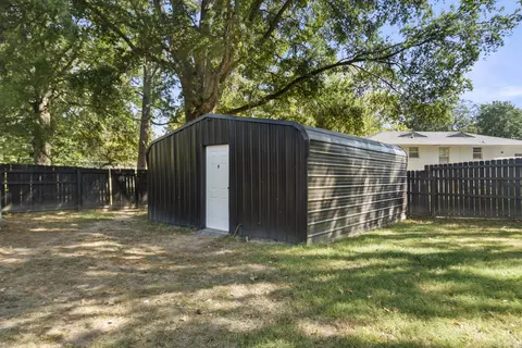 Exterior - 103 Mae Cir, Dickson, TN 37055 photo 5 of 10