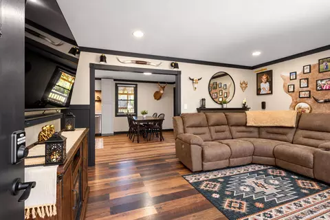 Living - 103 Mae Cir, Dickson, TN 37055 photo 1 of 2