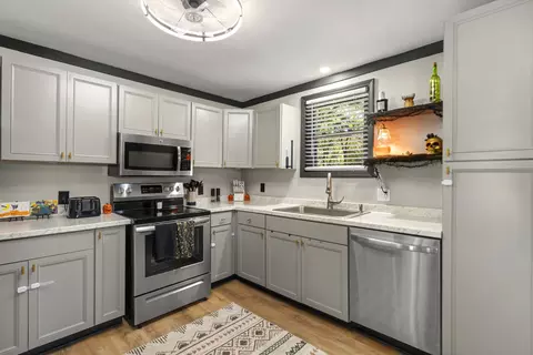 Kitchen - 103 Mae Cir, Dickson, TN 37055 photo 2 of 3