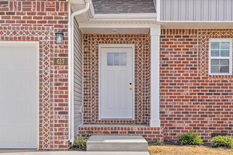 412 Park Glen Ln, Clarksville, TN 37042