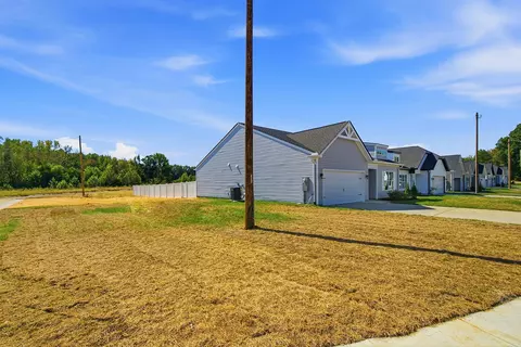 Exterior - 2012 Northwind Ct, Cedar Hill, TN 37032 photo 10 of 10
