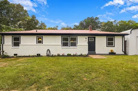 431 E Little Richland Rd, Waverly, TN 37185