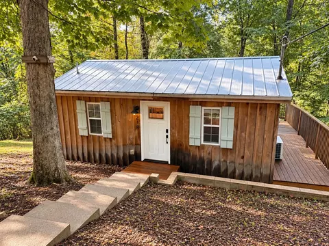 218 Poplar Pl, Smithville, TN 37166