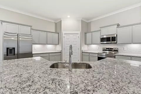 Kitchen - 1440 Suzanne Dr, Murfreesboro, TN 37128 photo 3 of 5