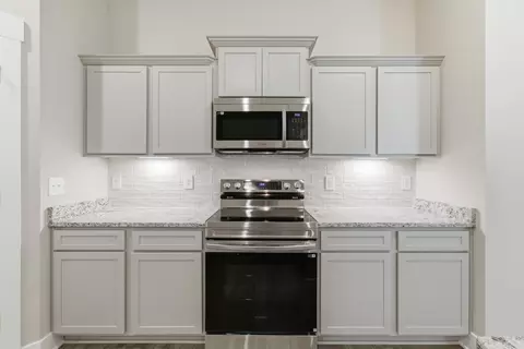 Kitchen - 1438 Suzanne Dr, Murfreesboro, TN 37128 photo 4 of 5