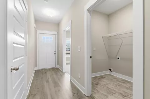 Entry Way - 1438 Suzanne Dr, Murfreesboro, TN 37128 photo 2 of 5